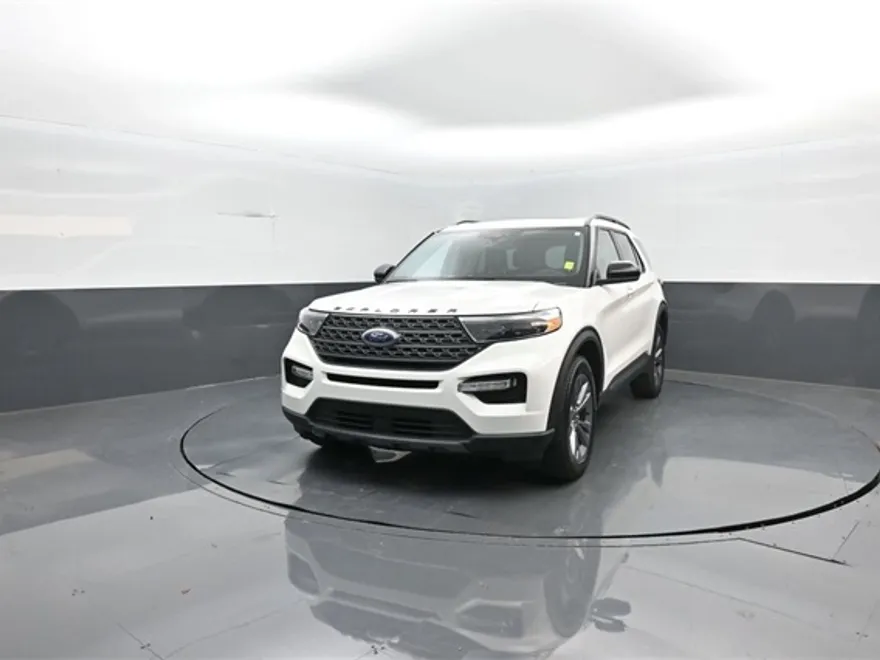 2022 Ford Explorer XLT photo 1