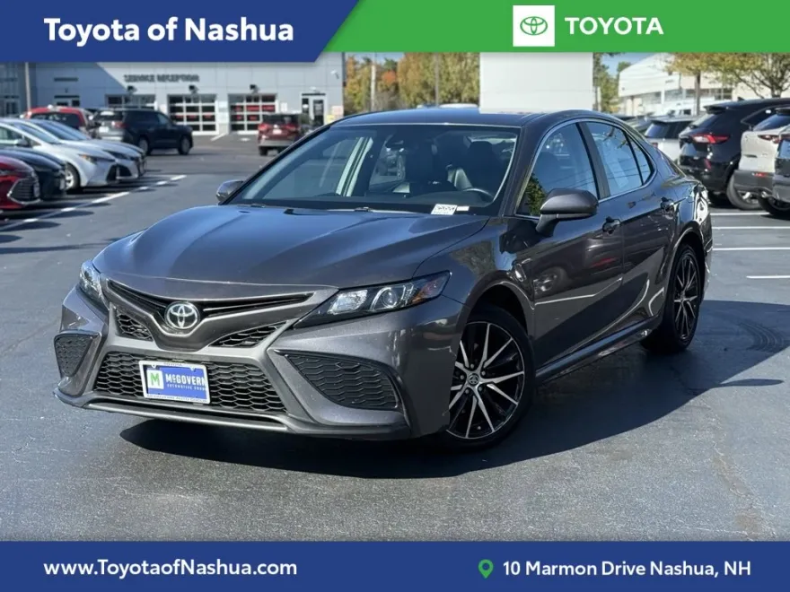 2021 Toyota Camry SE photo 1