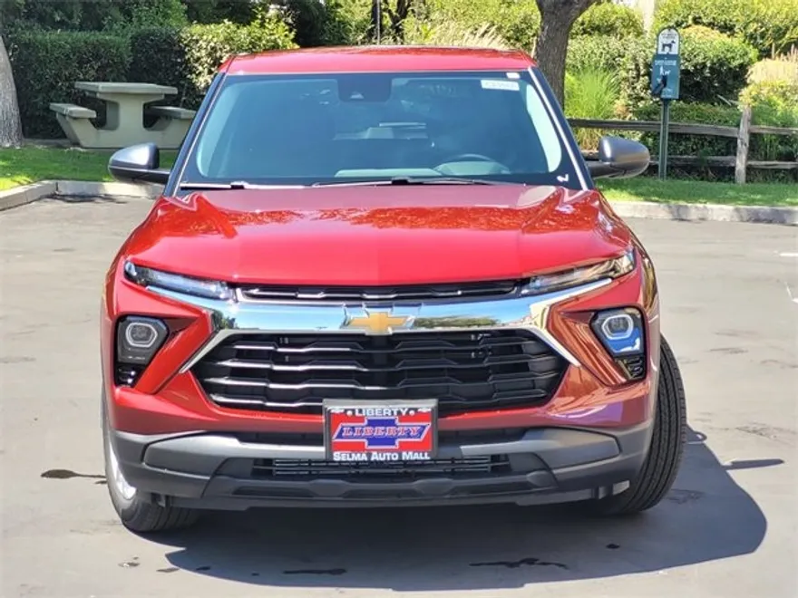 2025 Chevrolet Trailblazer LS photo 1