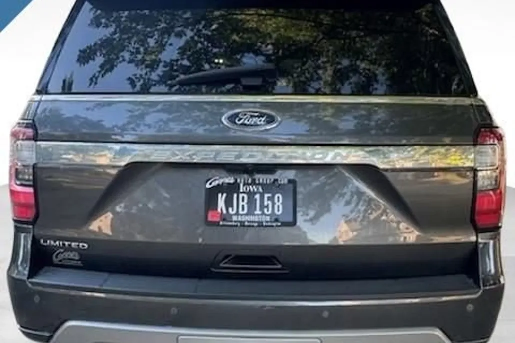 2021 Ford Expedition Limited photo 1