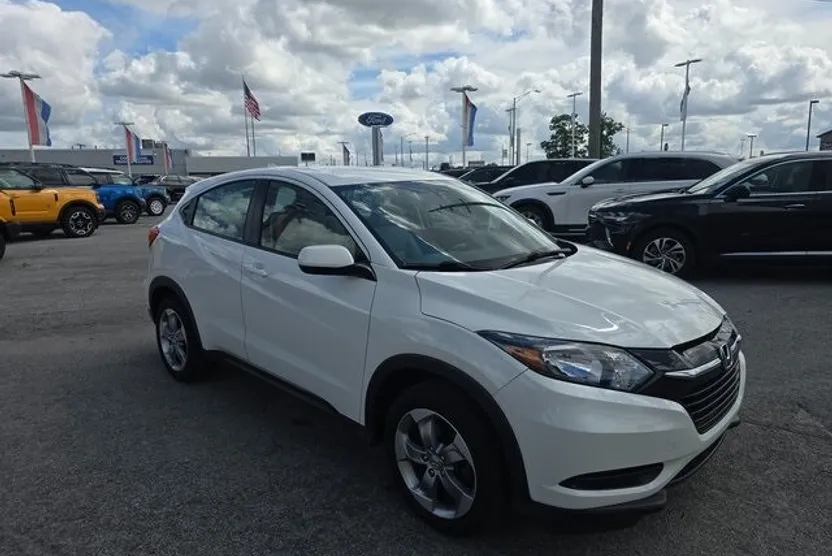 2018 Honda HR-V LX photo 1
