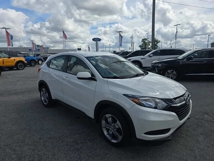 2018 Honda HR-V LX photo 1