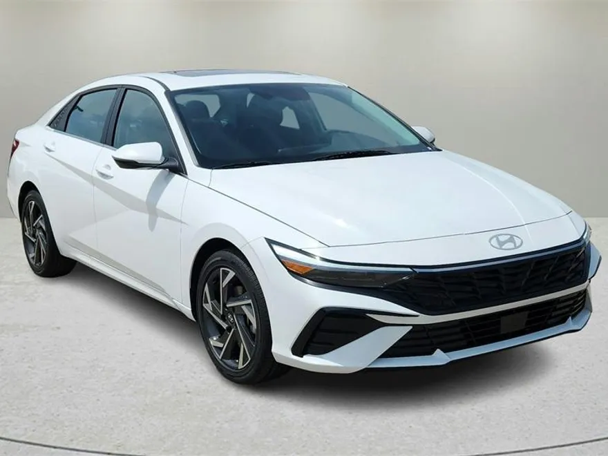 2025 Hyundai Elantra Limited photo 1
