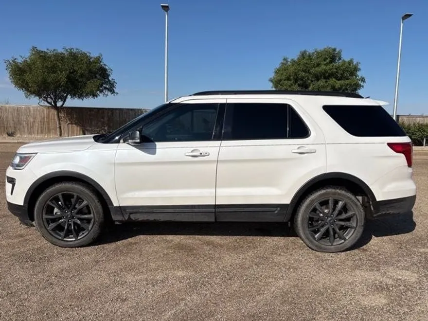 2018 Ford Explorer XLT photo 1