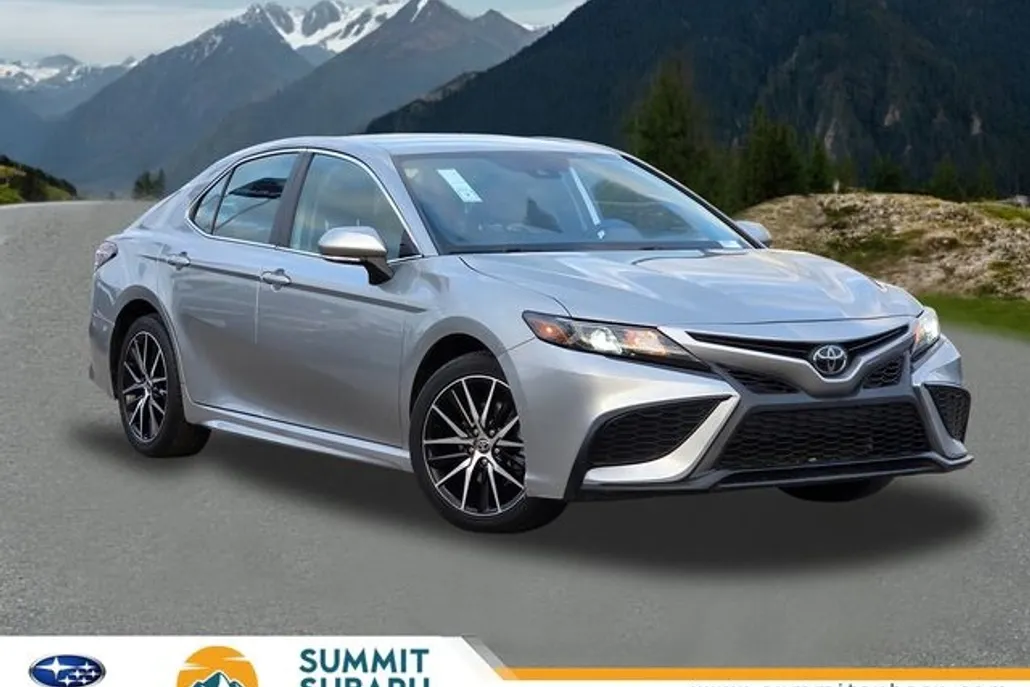 2023 Toyota Camry SE photo 1