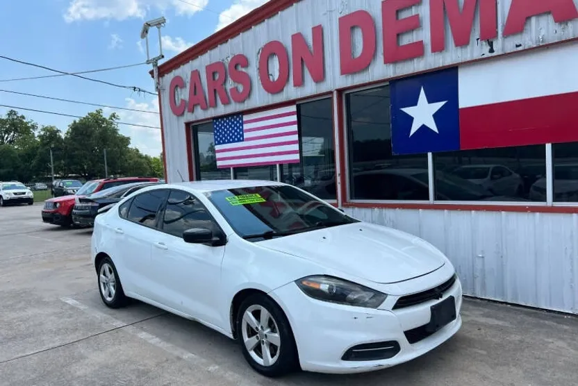 2016 Dodge Dart SXT photo 1