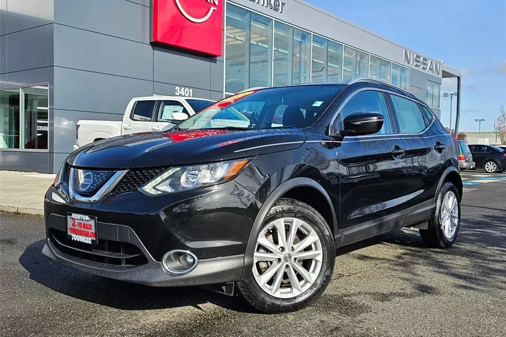 2018 Nissan Rogue Sport SV photo 1