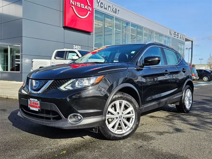 2018 Nissan Rogue Sport SV photo 1