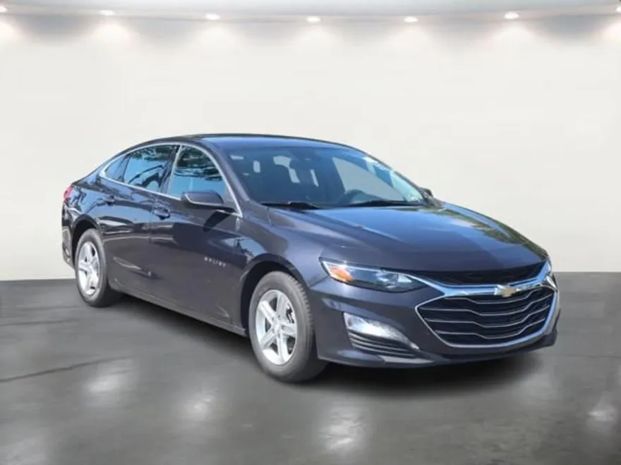 2023 Chevrolet Malibu 1LT photo 1