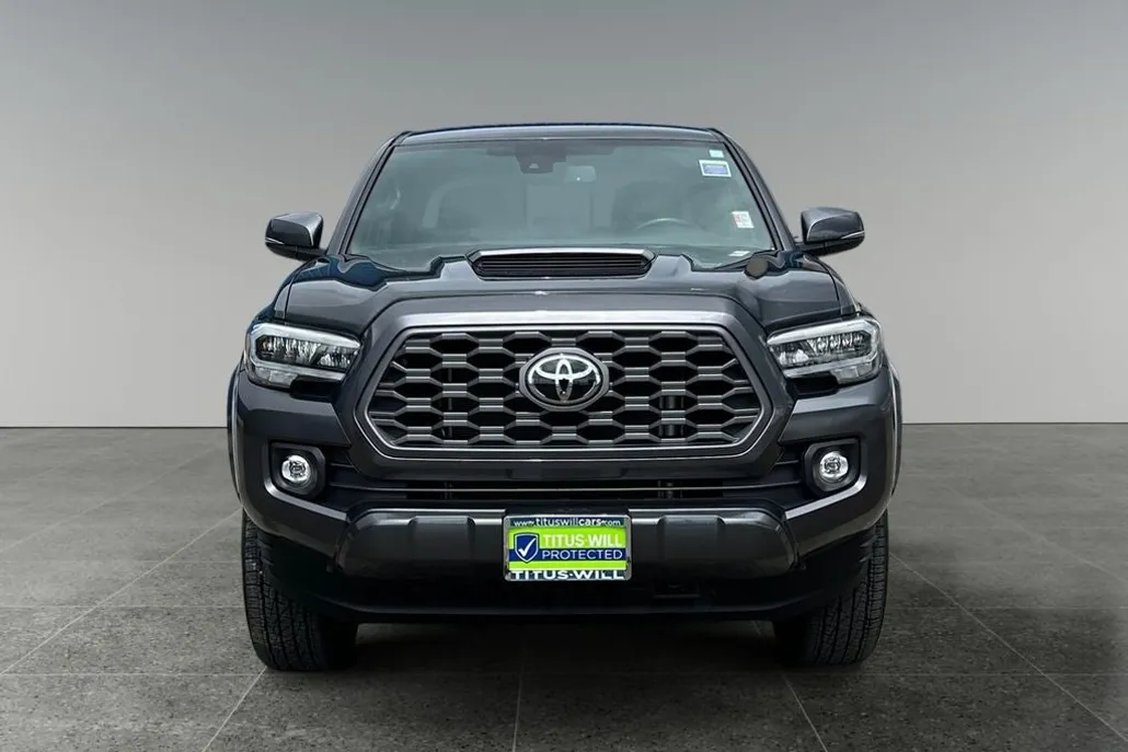 2023 Toyota Tacoma TRD Sport V6 photo 1