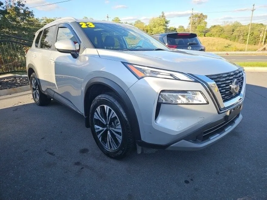2023 Nissan Rogue SV photo 1