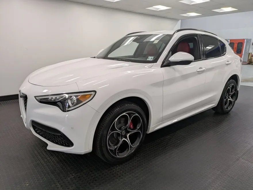 2020 Alfa Romeo Stelvio Ti Sport photo 1
