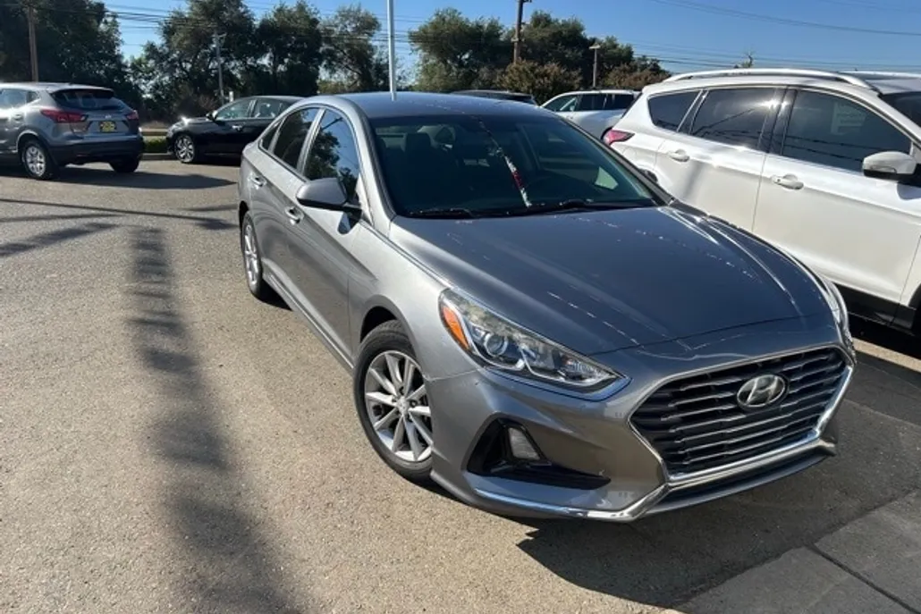 2018 Hyundai Sonata SE photo 1