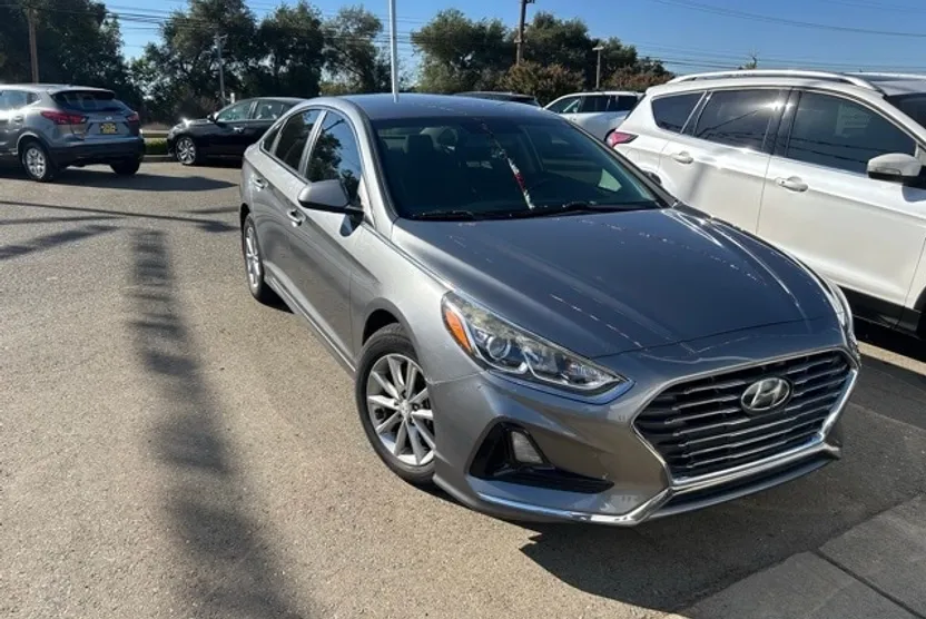 2018 Hyundai Sonata SE photo 1