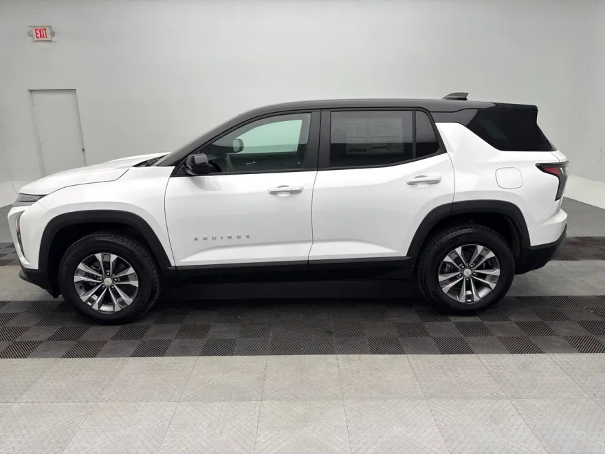 2026 Chevrolet Equinox LT photo 1