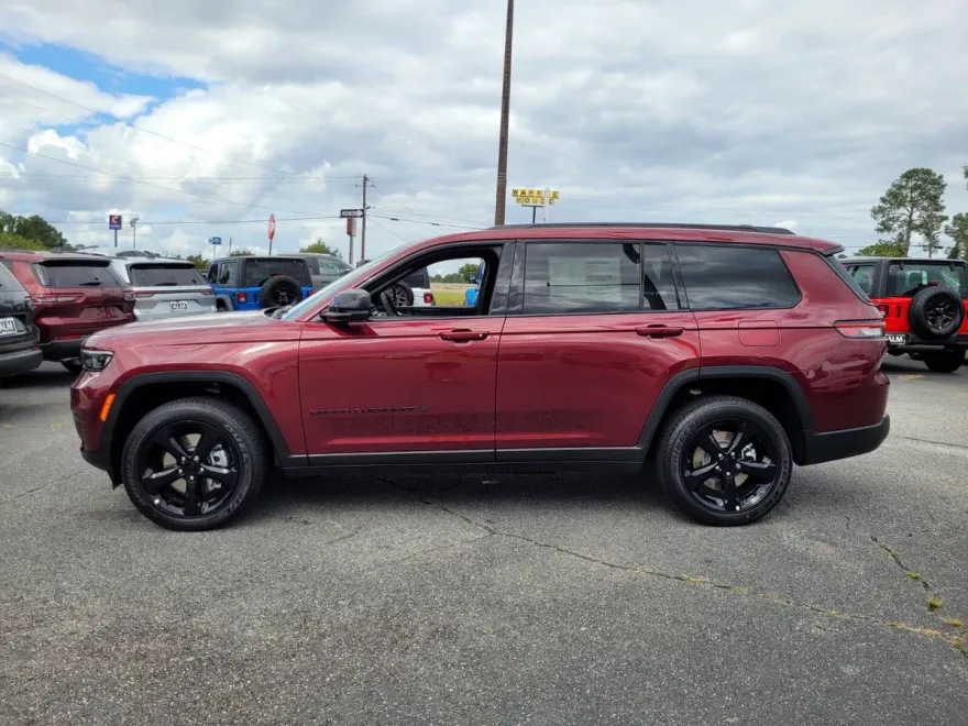 2025 Jeep Grand Cherokee Altitude X photo 1