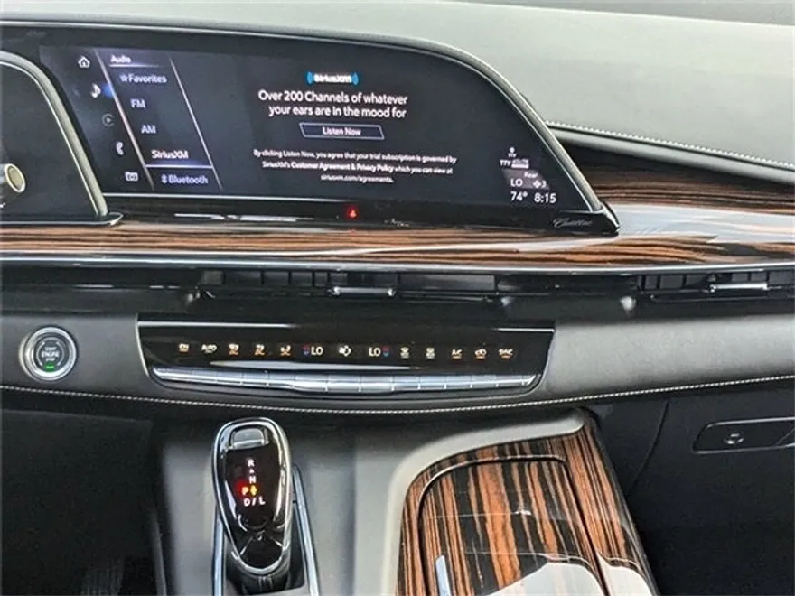 2024 Cadillac Escalade Premium Luxury photo 17