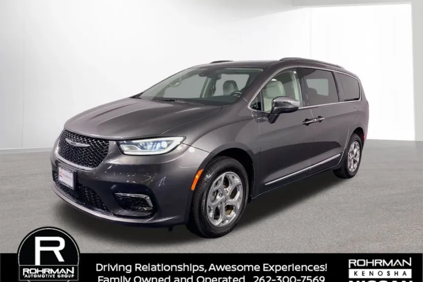 2021 Chrysler Pacifica Limited photo 1