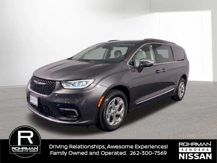 2021 Chrysler Pacifica Limited photo 1