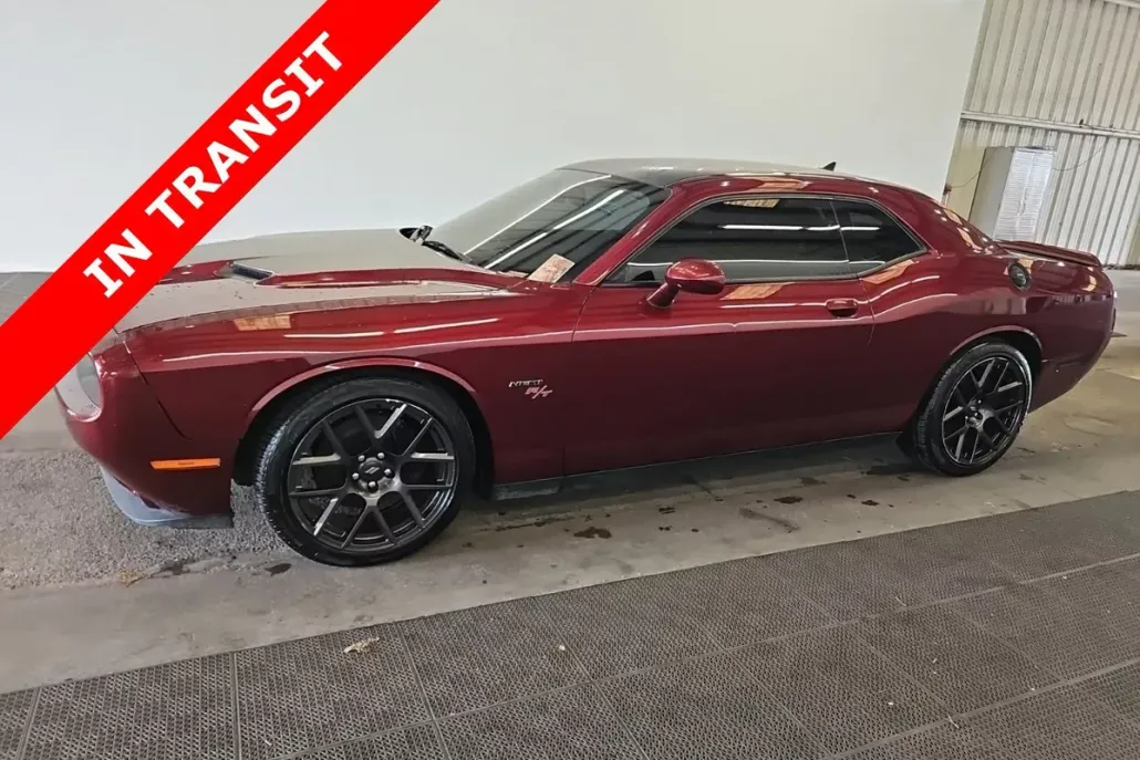 2017 Dodge Challenger Plus photo 1