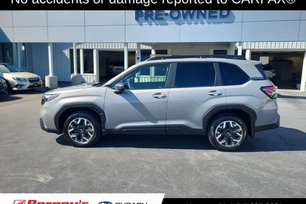 2025 Subaru Forester Premium photo 1