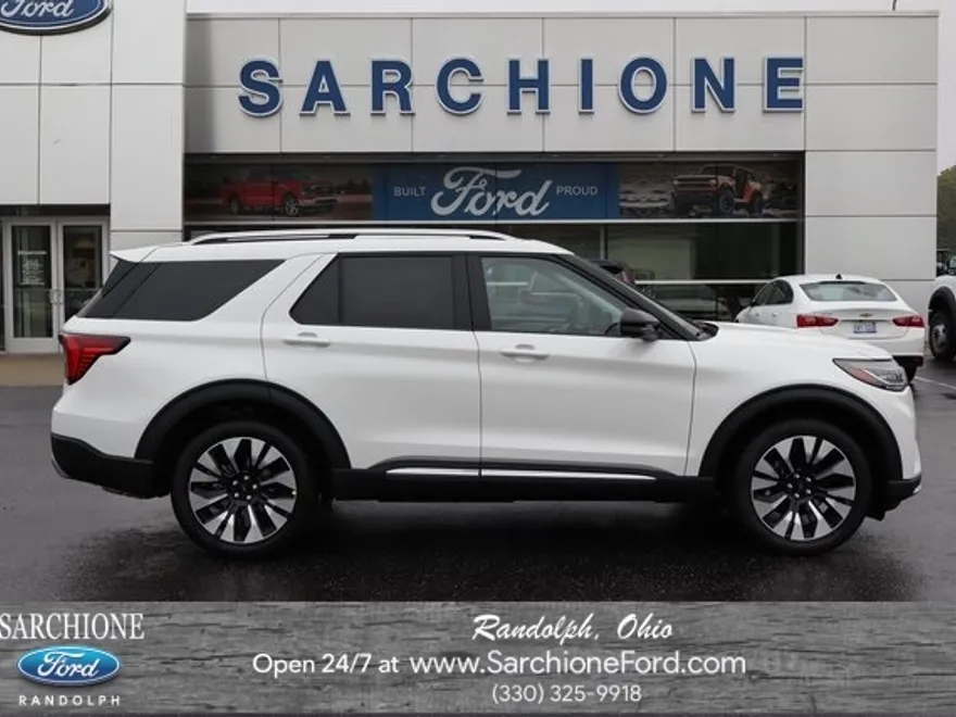 2025 Ford Explorer Platinum photo 1