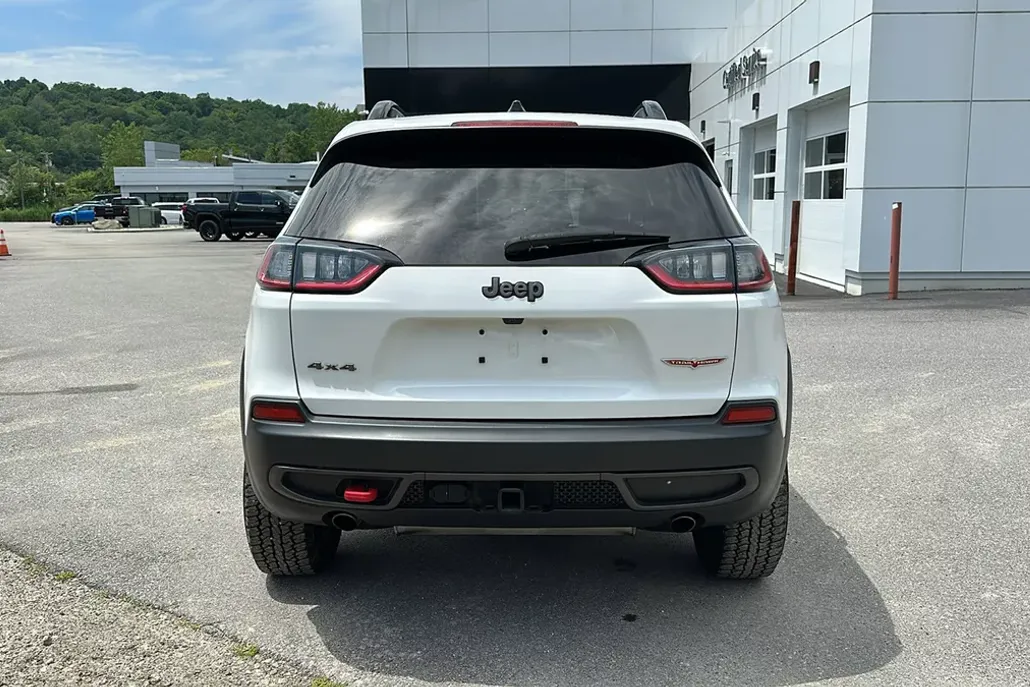 2022 Jeep Cherokee Trailhawk photo 1