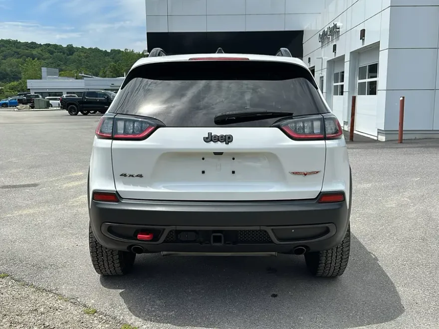 2022 Jeep Cherokee Trailhawk photo 1