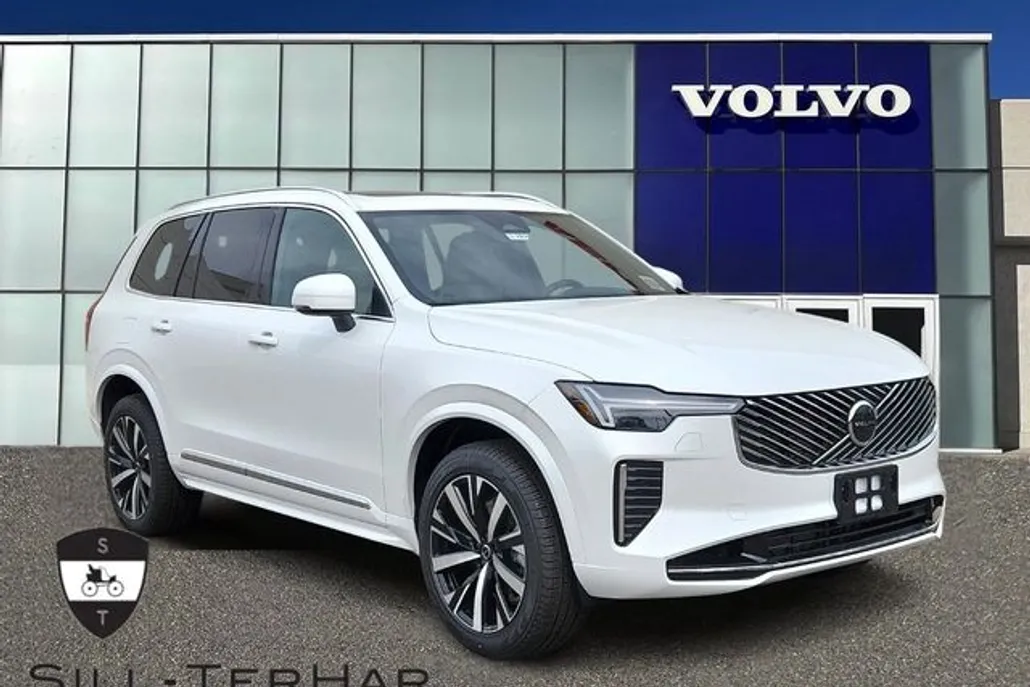 2026 Volvo XC90 Core photo 1