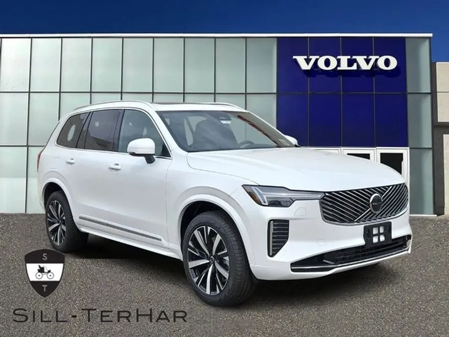 2026 Volvo XC90 Core photo 1