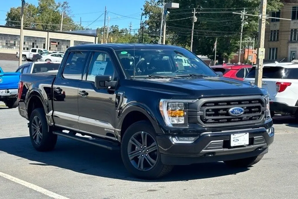 2023 Ford F-150 XLT photo 1