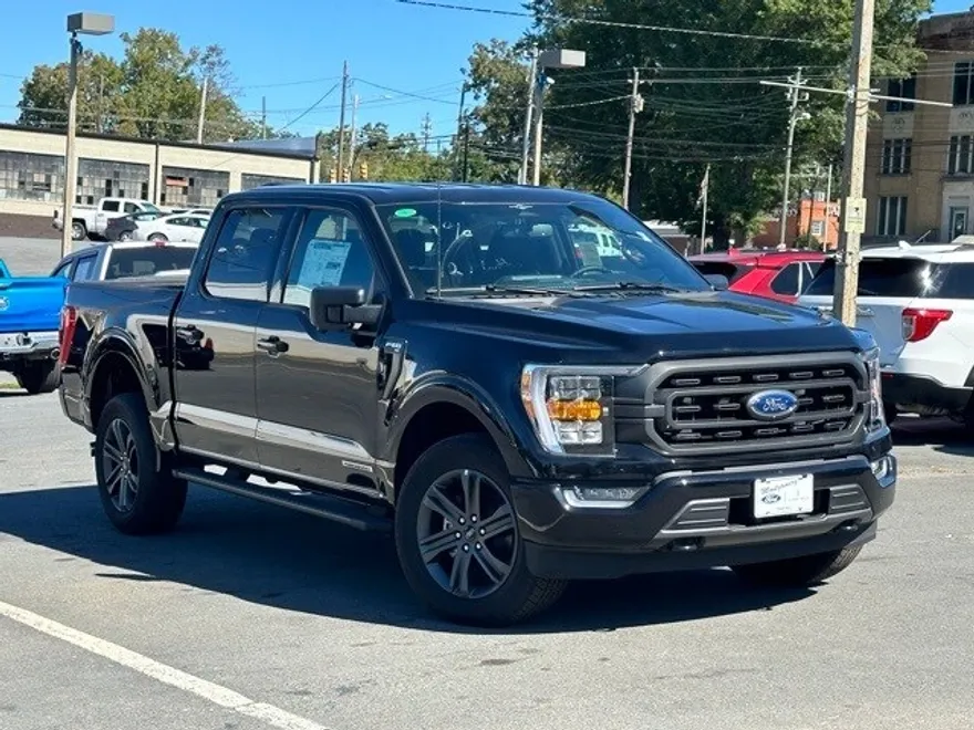 2023 Ford F-150 XLT photo 1