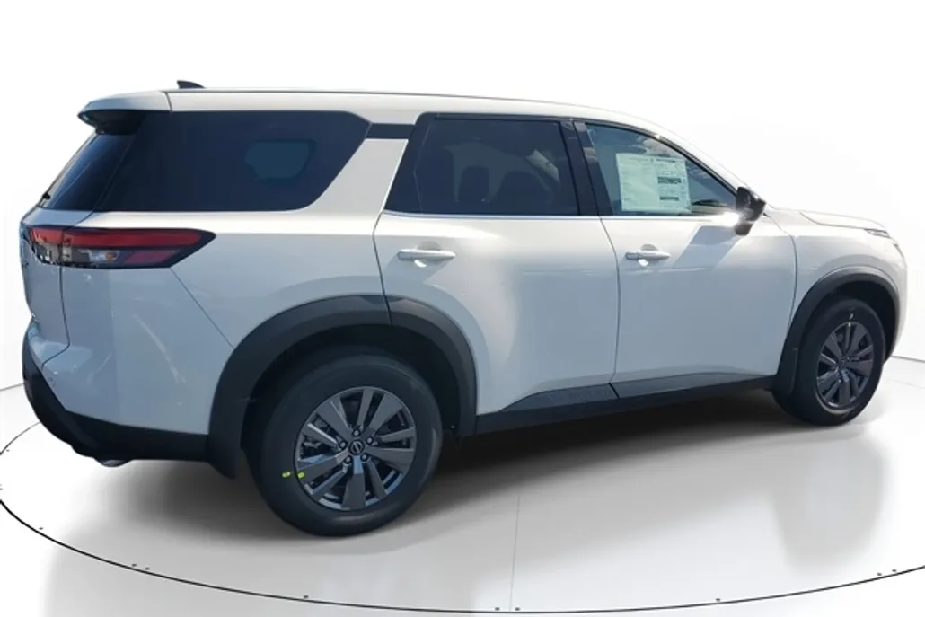 2025 Nissan Pathfinder S photo 1