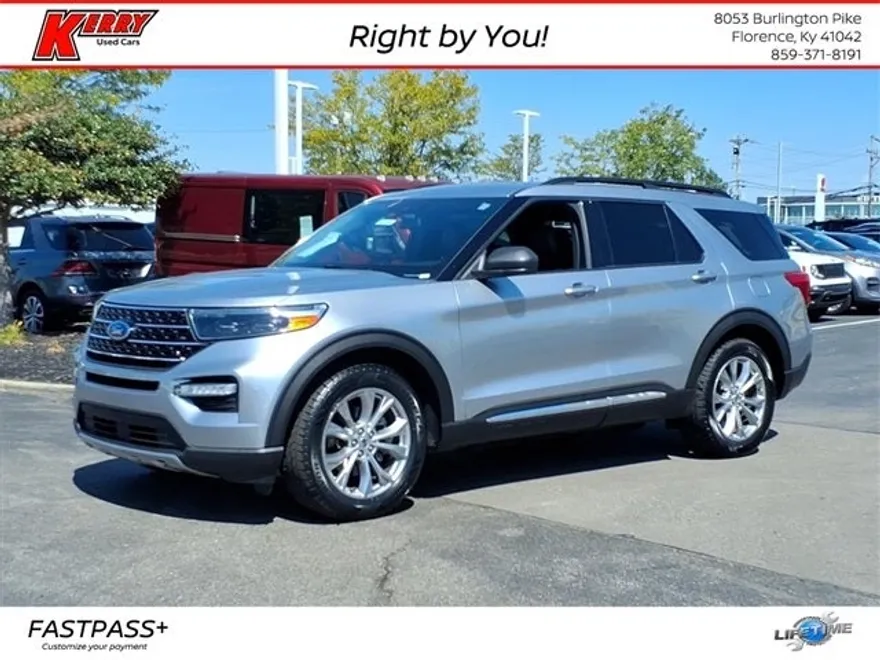 2020 Ford Explorer XLT photo 1