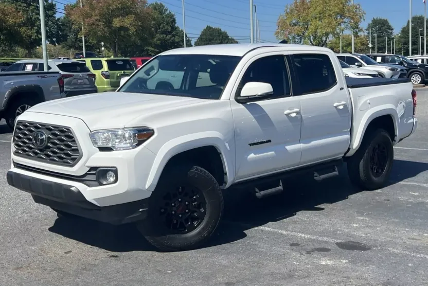 2022 Toyota Tacoma SR5 V6 photo 1