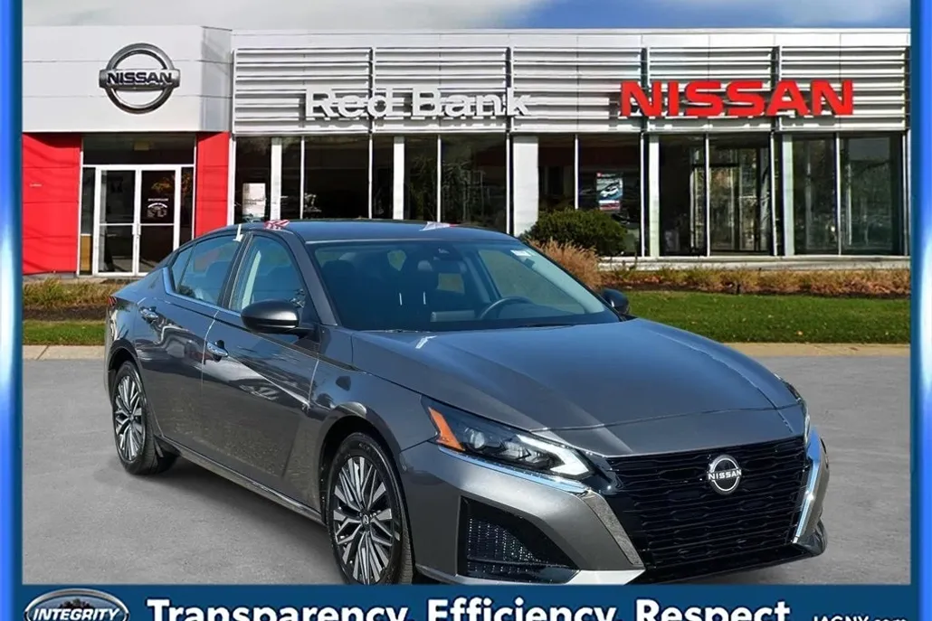 2025 Nissan Altima 2.5 SV photo 1