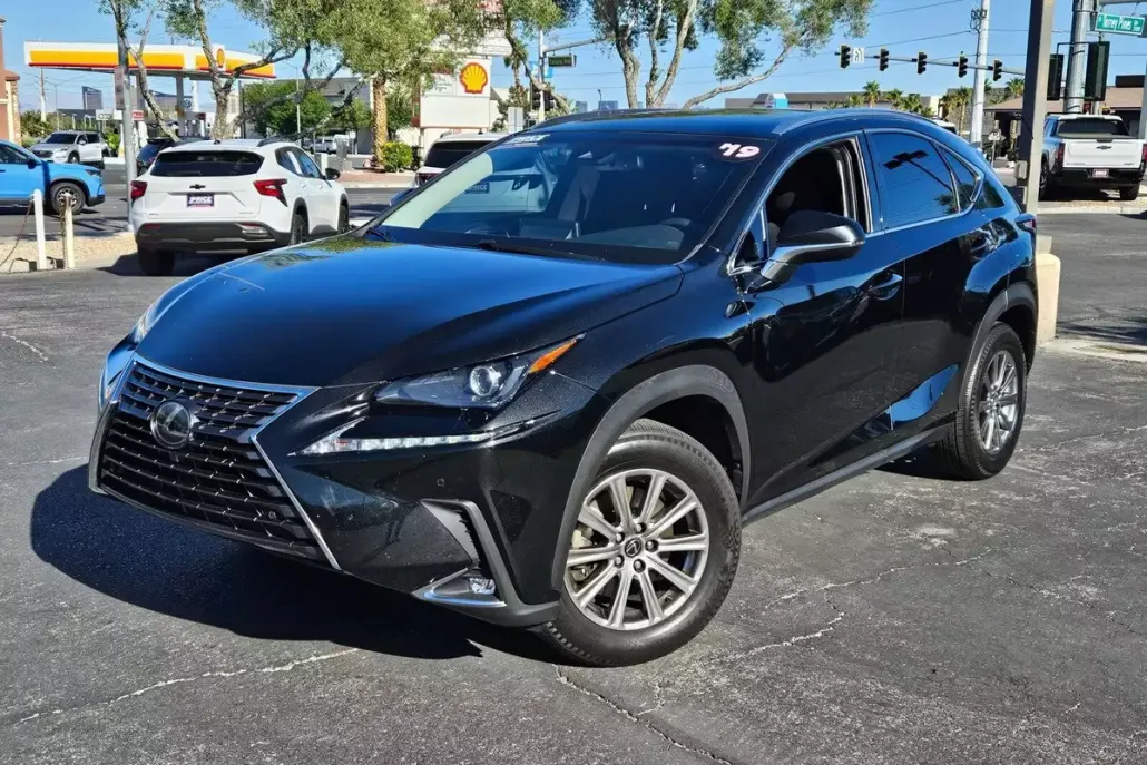 2019 Lexus NX 300 Luxury photo 1