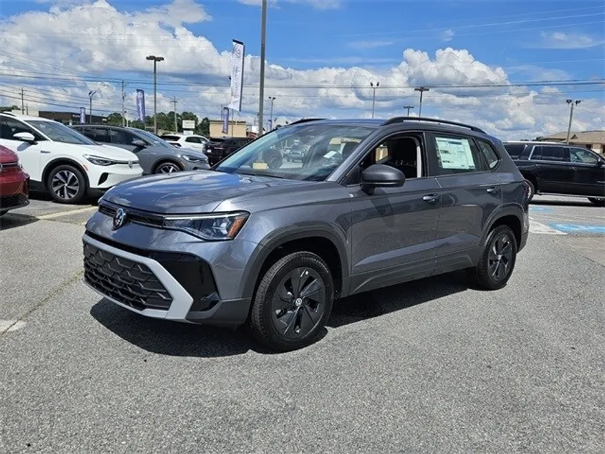 2025 Volkswagen Taos S photo 1