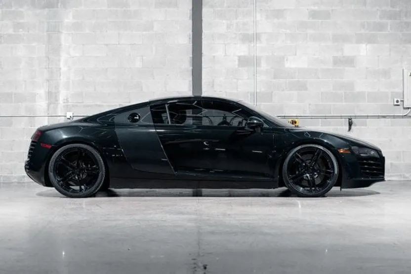 2008 Audi R8 Coupe Quattro photo 1