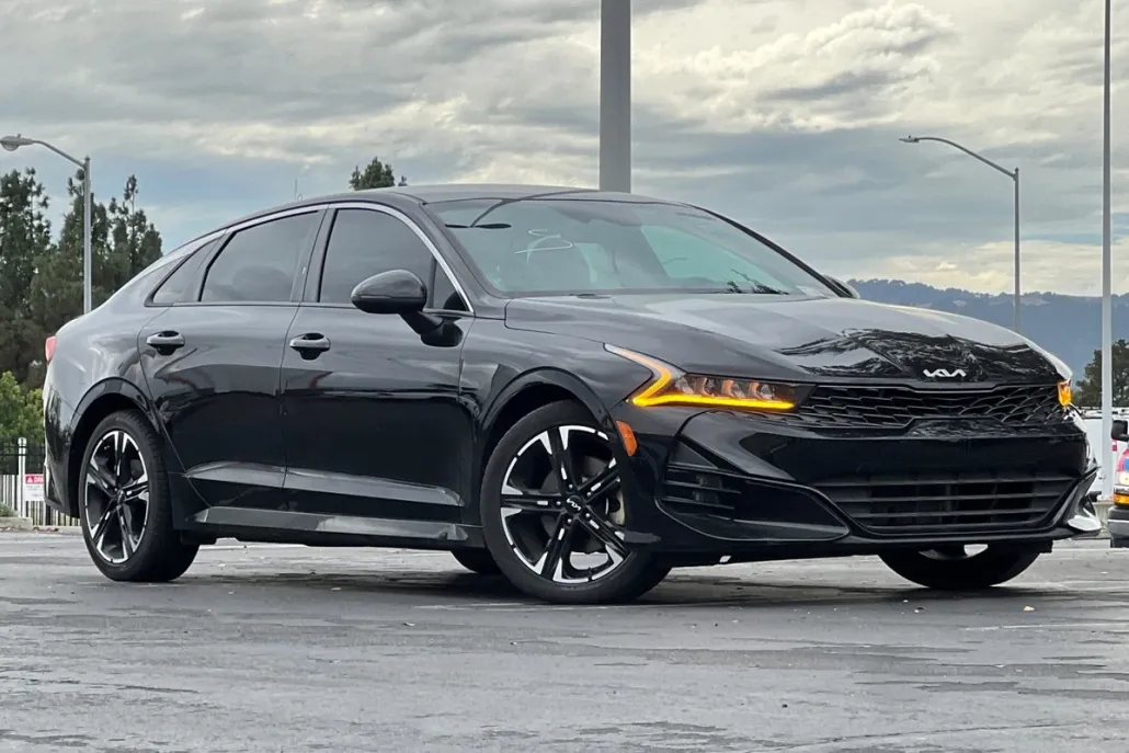 2022 Kia K5 GT-Line photo 1