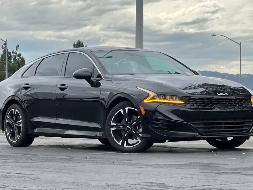 2022 Kia K5 GT-Line photo 1