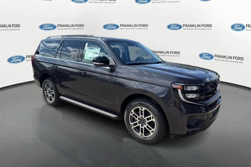 2025 Ford Expedition photo 1
