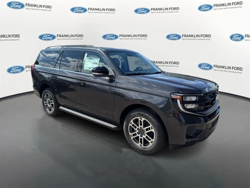 2025 Ford Expedition photo 1