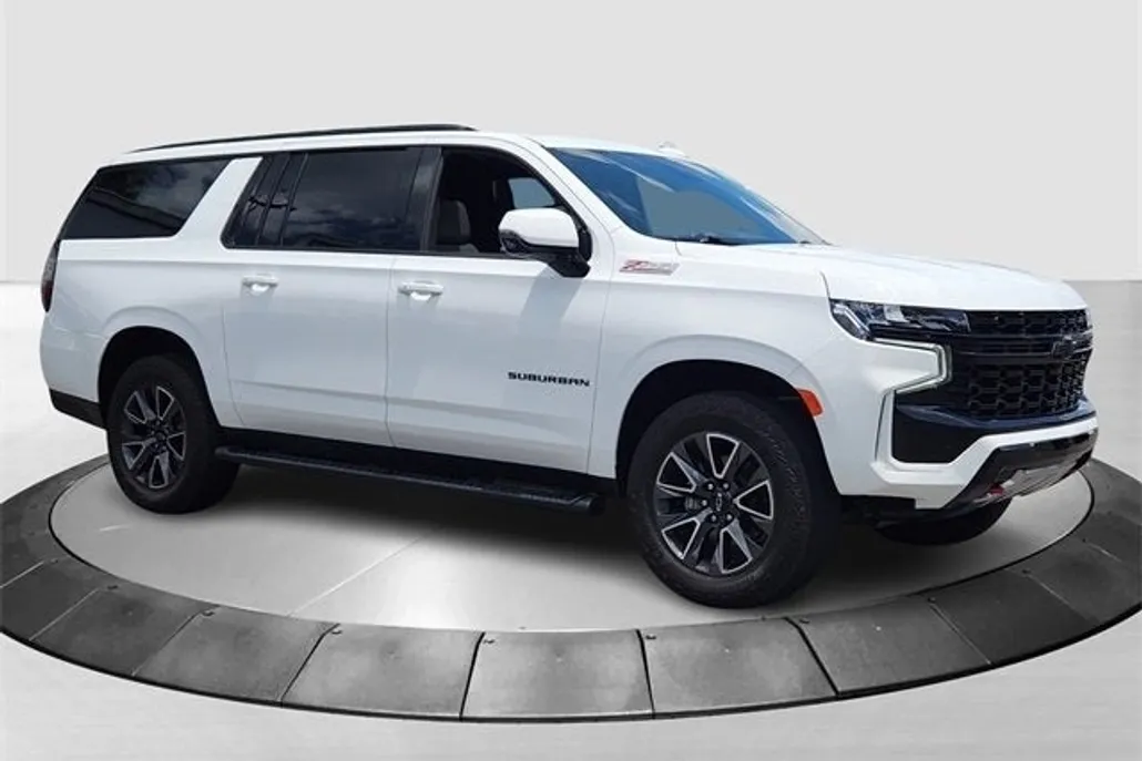 2024 Chevrolet Suburban Z71 photo 1