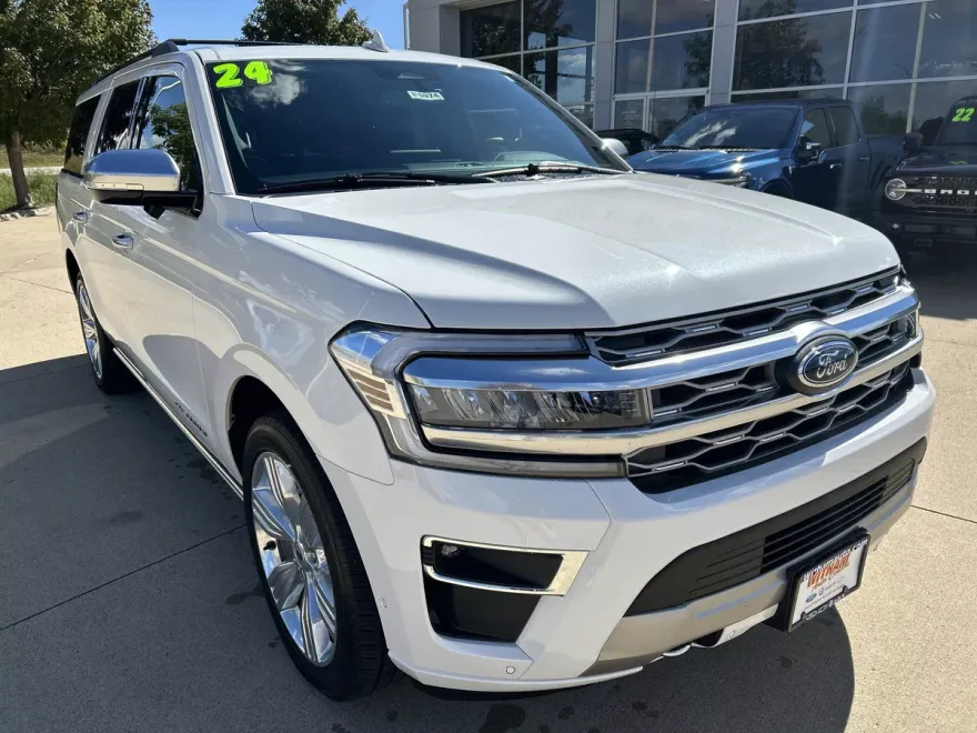 2024 Ford Expedition MAX Platinum photo 1