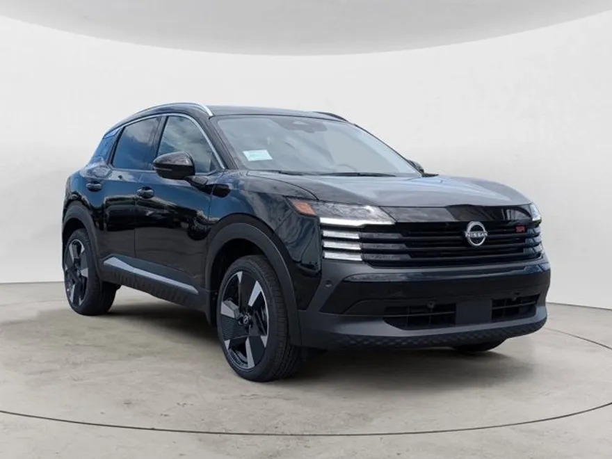 2025 Nissan Kicks SR photo 1