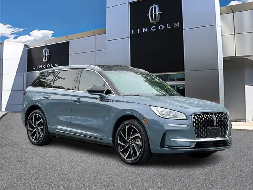 2023 Lincoln Corsair Grand Touring photo 1