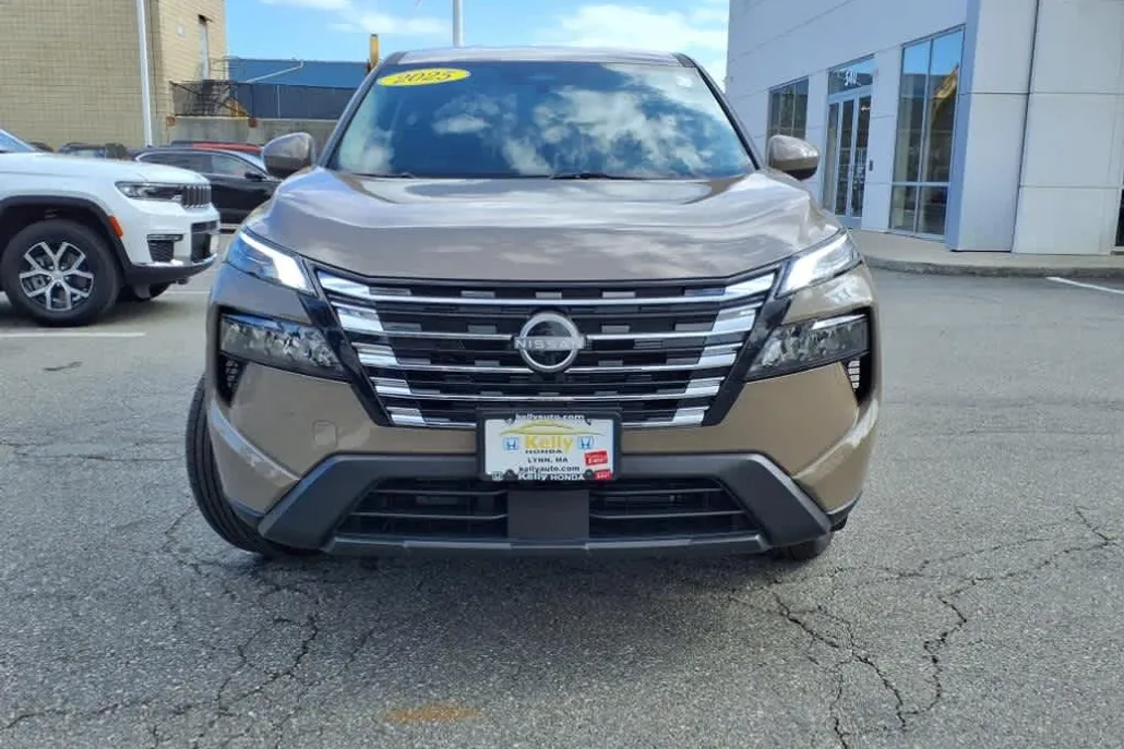 2025 Nissan Rogue SV photo 1