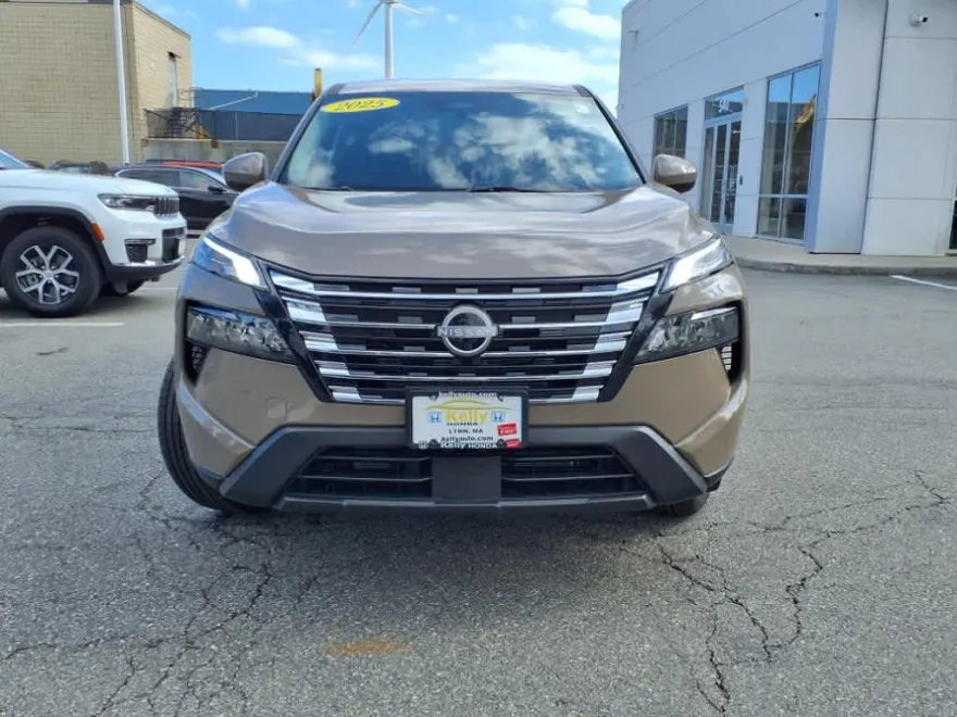 2025 Nissan Rogue SV photo 1