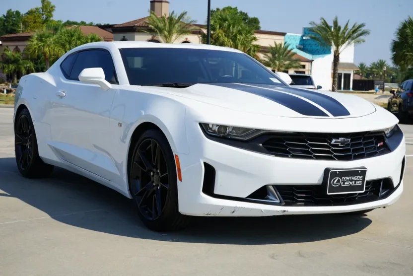 2019 Chevrolet Camaro 1LS 1LT photo 1